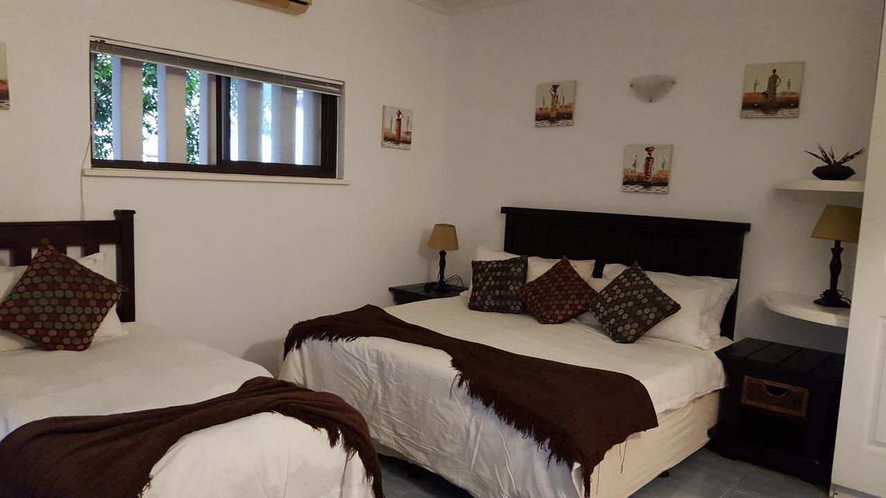 Umhlanga Rocks Old N New Bed & Breakfast מראה חיצוני תמונה