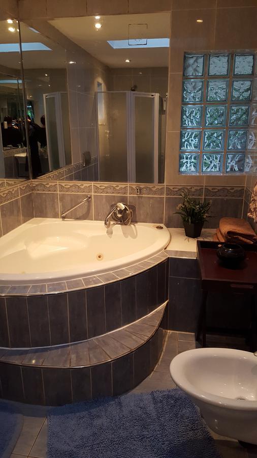 Umhlanga Rocks Old N New Bed & Breakfast מראה חיצוני תמונה